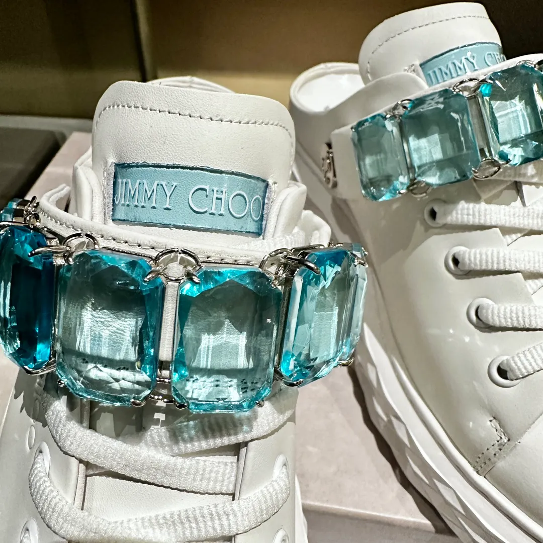 👟👟Ex-factory price 720👟👟 New JIMMY CHOO, exclusive sale, factory price, original large-soled casual white shoes, designed with the latest technology, strong three-dimensional effect👍Multiple technologies are integrated together, subverting fashion, super stylish! The rhinestones look great together. Purely hand-stitched diamonds, one-to-one comparison with the original version. Versatile and trendy, both salty and sweet! 2 ways to wear it! Size: 35-40